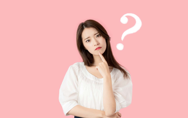 ホワイトニングは虫歯があるとできないのか考える女性