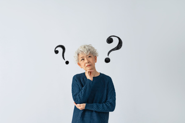 歯周病と糖尿病の深い関係について考える女性