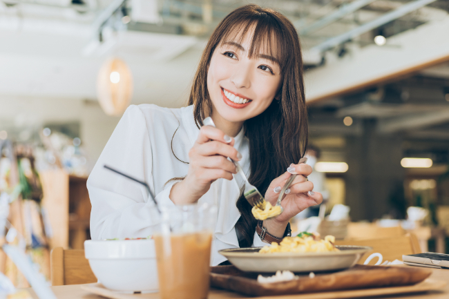 重度の虫歯を治療して食事を楽しめるようになった女性